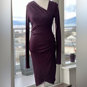 Wilfred free, dark burgundy/black dress , fitted and slimming